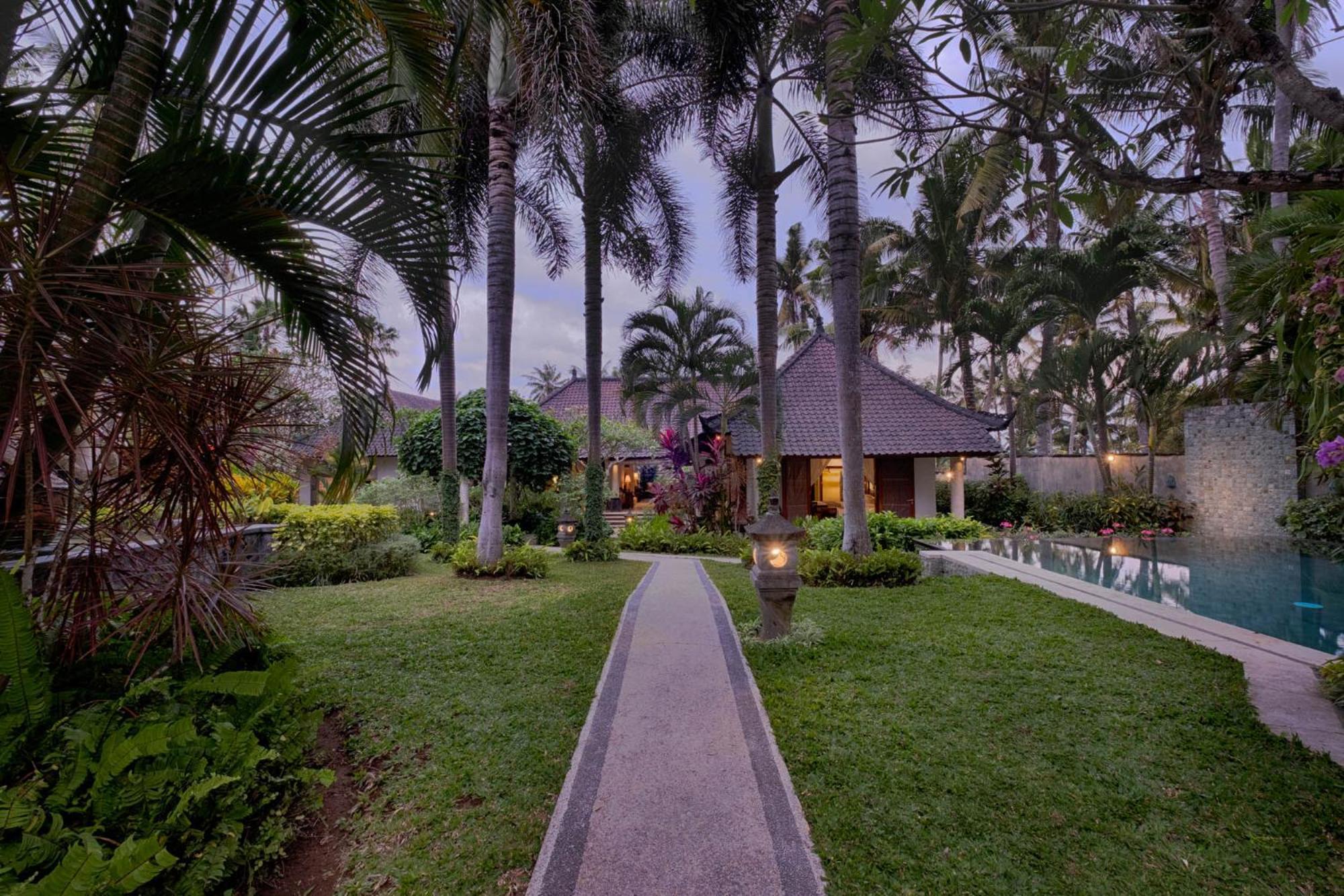 Kutus Kutus Saba Beach Villa Jogyakarta Zewnętrze zdjęcie