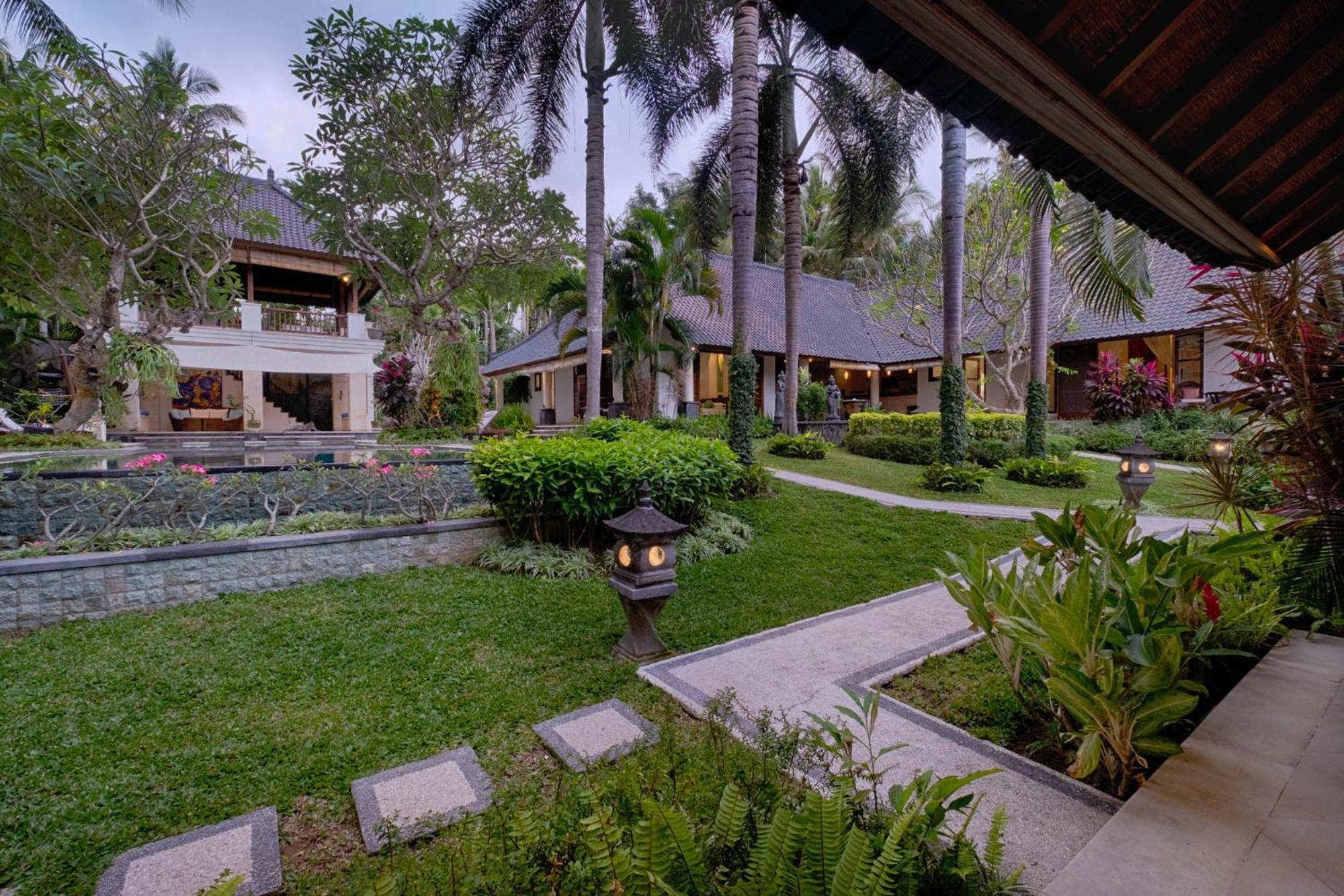 Kutus Kutus Saba Beach Villa Jogyakarta Zewnętrze zdjęcie